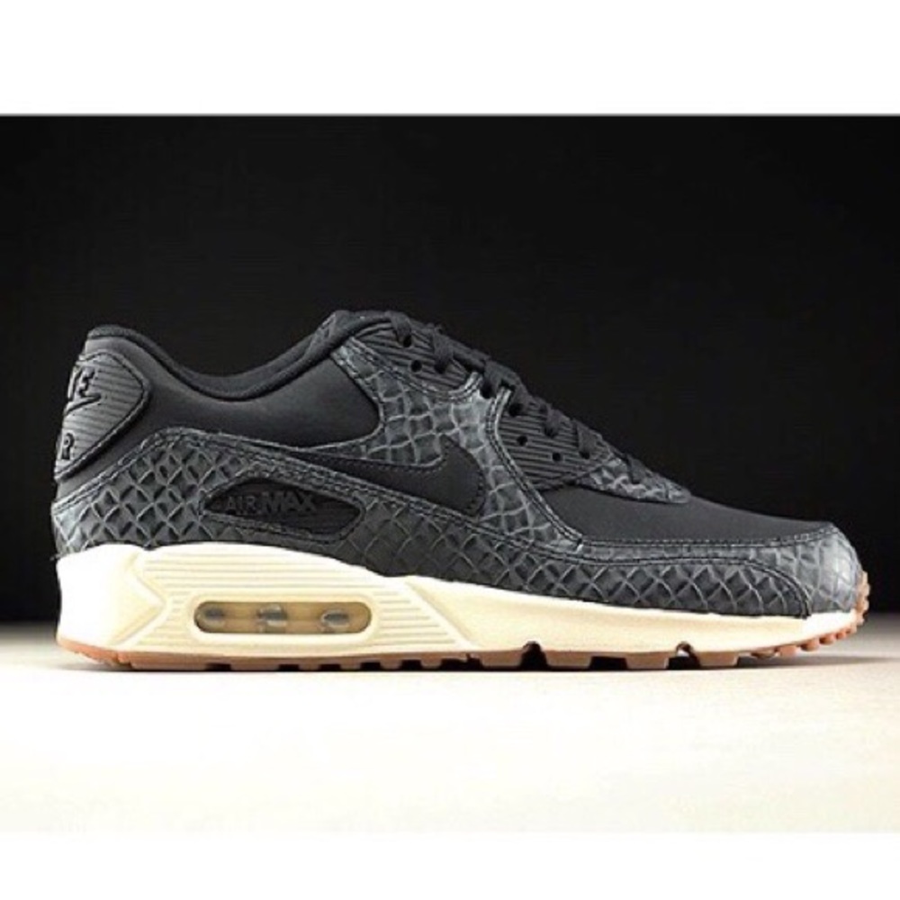 Womenβs air max 90 - Picture 4 of 4